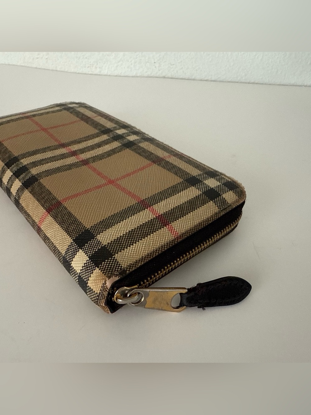 Burberry Nova Check Zip Around Wallet - Picture 3 of 16